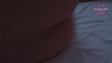 Step Mom Catches Us in Her Bed! Then Puts Step Daughter on Top - Kisscat & Amber Bloom