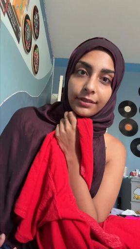 POV Hijabi Vampire Seduces You, Rides You