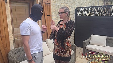 Un Sportif Bogoss à Grosse Queue Me Défonce sur Ma Terrasse