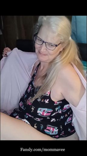 Hot MILF Masturbates to Intense Orgasm Live on Webcam Private Chat!