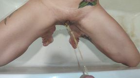 Oral sex in bathroom with pee on the horny pussy