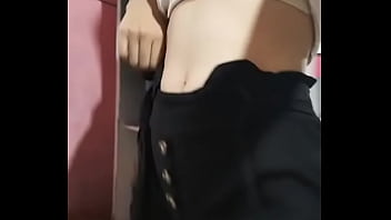 Namorada tirando a roupa pra mim