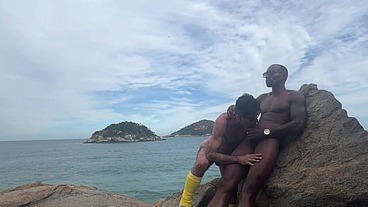 Negrão da quebrada expresidiaro me pegou gostoso na Praia de Abricó