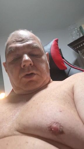 Oldotto60 masturbates in front of the livecam