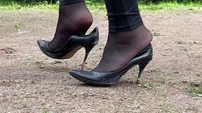 Poor Gianmarco Lorenzi high heels pumps under big feet and high weight girl, high heels wrecked, high heels stomping, high heels ruined, high heels stuck in ground, hard bending high heels