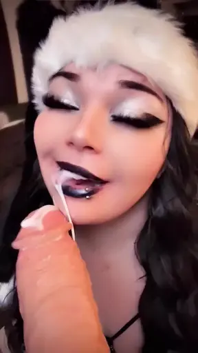 Fat goth slut gags on deepthroat and gets 4 loads for Christmas