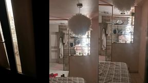 toi aussi tu es un voyeur quand les filles sont nues ?