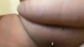 sortie de douche... je suis nue tu me vois sur toi, en te chevauchant comme ...