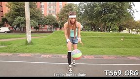 Great looking shemale Daniela Martinez gets rammed