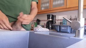 Guy Loves to Cum in His Kitchen Sink
