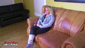 Raquel Love and Meredith: Sizzling lesbian lust