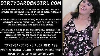 Dirtygardengirl fuck her ass with strage dildo &amp_ anal prolapse