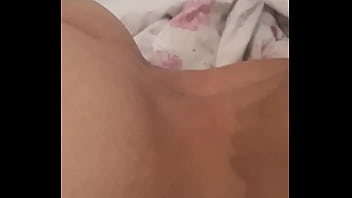 Novinho rabudo querendo pirocada