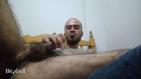 Uff hombre peludo para tu placer sexual