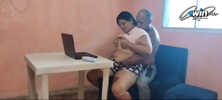Stepfather seduces his shy stepdaughter until he fucks her pussy until he fills her with semen.