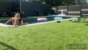 My Friend Adélie Takes My Apart