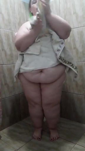 Thrilling moment from &quot;Sexy BBW taking shower&quot;