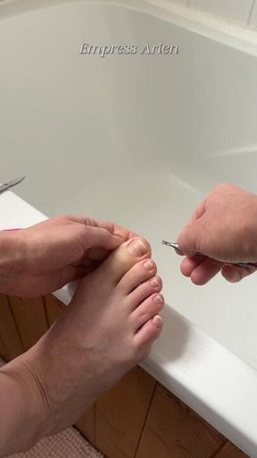 Giving Myself a simple, quick pedicure.