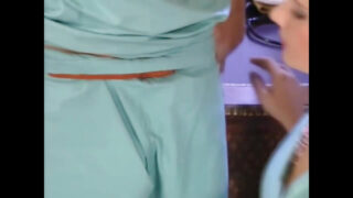 Fantezie medicală fierbinte: Asistentele Maud Kennedy, Priscillia Lenn și Katka într-un trio cu sex oral fierbinte, lingerea vulvei și fisting cu Yves Baillat și Richard Langin