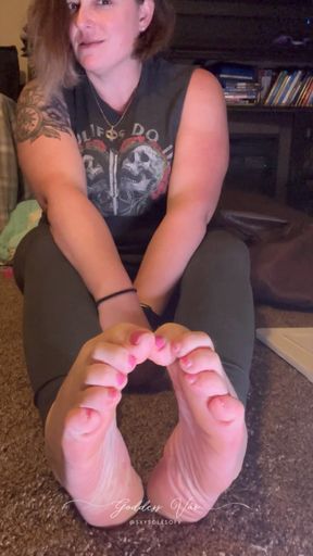 My Feet Are Bigger Than Yours—Hurts the Ego, Doesn’t It?
