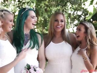 Hawt Chicks In Sizzling Group Bang