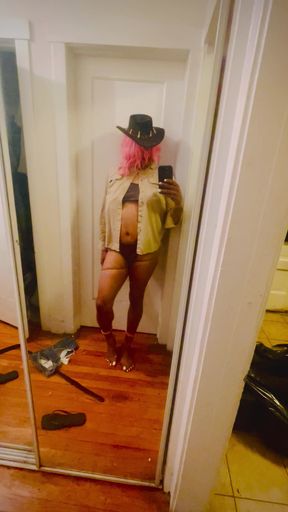 Sexy thick chocolate CD posing in the mirror