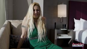 Santa'_s Naughty Helper Cindy Crawford Fingers Her Wet Pussy To Get Banged!