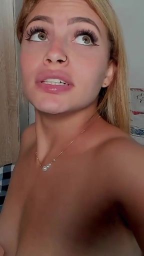 My stepsister was lying down without panties, I hit her in the ass and I came in the face.   Clip 1