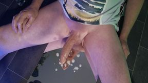 Oiled cum shot above a mirror 737