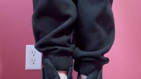 Zoey - Stomping rough shoe job with black Converse (Vertical Phone View) - Shoe job, Stomping, Sneakers, Kicking