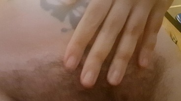 Hairy pussy pee in tub 4K