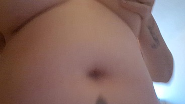 Hairy pussy pee in tub 4K