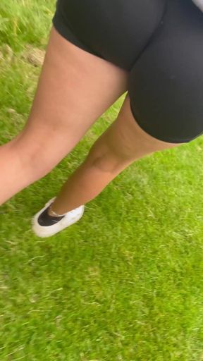 Amateur pawg shows off her candid ass