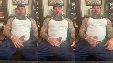 Jason Collins rubbing one out!