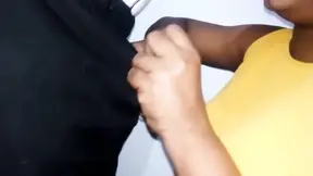 Sri Lankan secretary gives a deepthroat BJ in the office