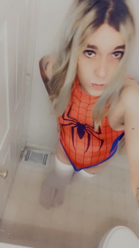 Sexy Spider Girl wants to Play