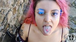 outdoor public bj cum in mouth boobs bouncing in a castle