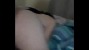 Comendo a novinha de quatro