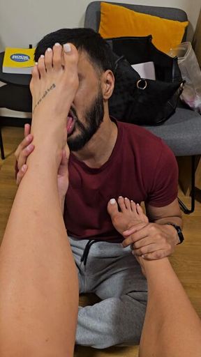 Extreme foot worship 👣💕