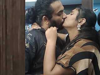 Mallu trivandrum couple hot lip lock romance with fuck
