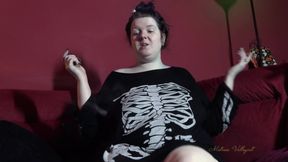 Mxtress Relaxing Smoke Break