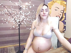 Pregnant blonde on cam earning pocket money